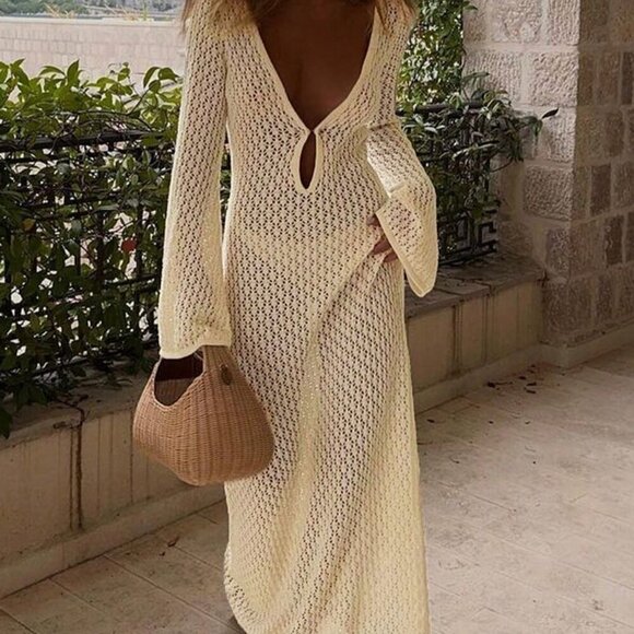 White Casual Women's Crocheted V-Neck Backless Ruched Waist Bodycon Dress - Picture 8 of 11